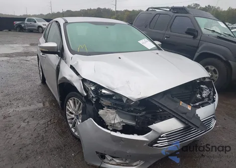 2016 Ford Focus Titanium из США, поврежденный, VIN 1FADP3N2XGL274880